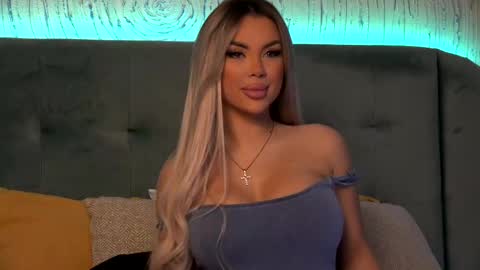 Snapshot of ivyrubens chatting on 02-18-25, 04:04 Ivy online show from 02-18-25, 04:04