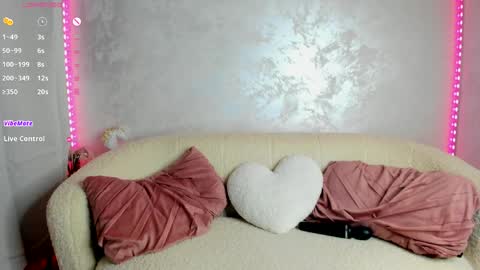 Snapshot of ivytease_ chatting on 05-21-26, 05:25 Ivt online show from 05-21-26, 05:25