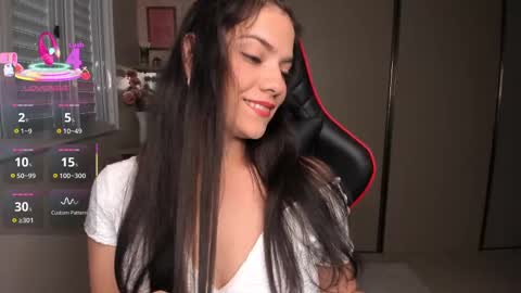 Snapshot of ivyy_scott chatting on 10-18-25, 05:35 Ivvy online show from 10-18-25, 05:35