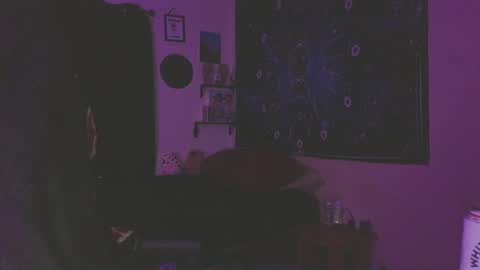 Snapshot of ivyy_sinss chatting on 09-13-25, 12:43 Amiee online show from 09-13-25, 12:43