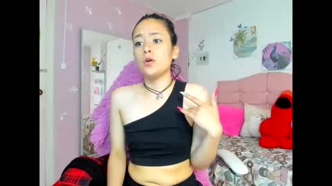 Snapshot of ivyyemerald_ chatting on 05-22-26, 12:11 IVY online show from 05-22-26, 12:11