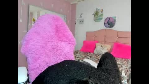 Snapshot of ivyyemerald_ chatting on 05-26-26, 12:01 IVY online show from 05-26-26, 12:01