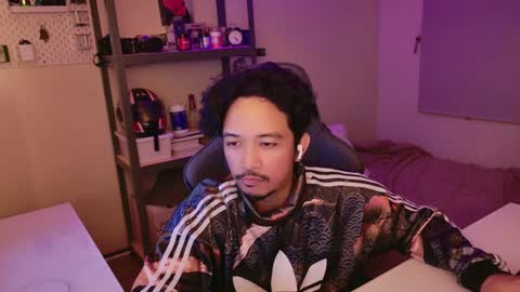 iwasd3nse online show from 12-19-24, 02:35