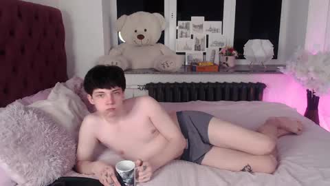 Maxim online show from 03-19-26, 01:26