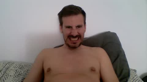 Snapshot of iyoperro chatting on 09-27-25, 08:52 Casandro online show from 09-27-25, 08:52