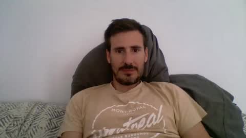 Snapshot of iyoperro chatting on 09-30-25, 10:20 Casandro online show from 09-30-25, 10:20