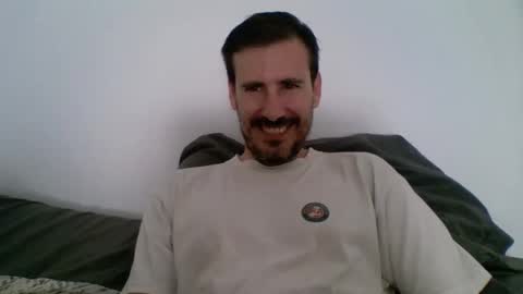 Snapshot of iyoperro chatting on 10-03-25, 09:06 Casandro online show from 10-03-25, 09:06