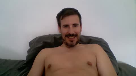Snapshot of iyoperro chatting on 10-04-25, 11:19 Casandro online show from 10-04-25, 11:19