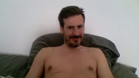 Snapshot of iyoperro chatting on 10-06-25, 08:34 Casandro online show from 10-06-25, 08:34