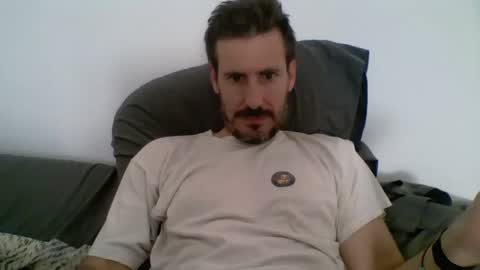 Snapshot of iyoperro chatting on 10-08-25, 09:29 Casandro online show from 10-08-25, 09:29