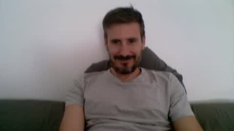 Snapshot of iyoperro chatting on 10-11-25, 11:09 Casandro online show from 10-11-25, 11:09