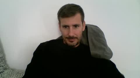 Snapshot of iyoperro chatting on 11-18-25, 10:41 Casandro online show from 11-18-25, 10:41