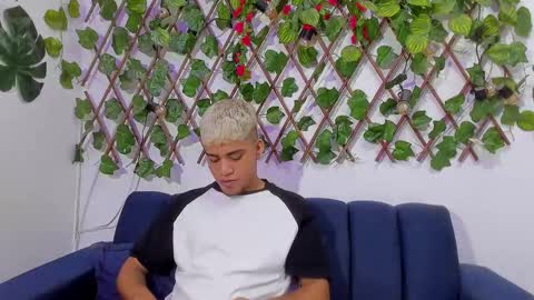 izaack online show from 12-26-24, 11:35