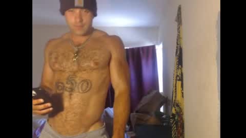 Snapshot of izak144 chatting on 06-25-26, 06:34 izak144 online show from 06-25-26, 06:34