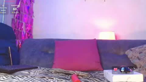 Snapshot of izan_02 chatting on 10-09-25, 09:46 izan online show from 10-09-25, 09:46