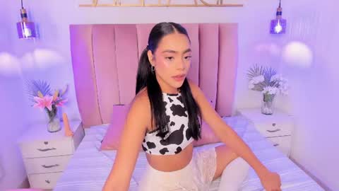 Snapshot of izanthorne chatting on 06-22-26, 08:06 Izan Thorne online show from 06-22-26, 08:06