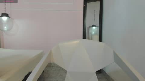 izelevans online show from 04-15-26, 10:55