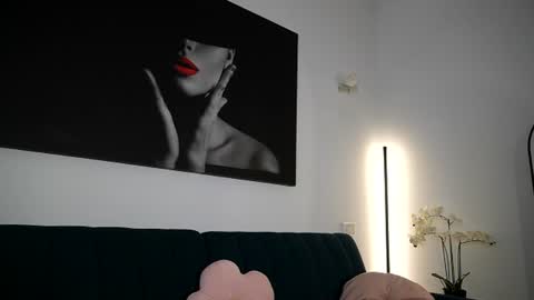 Snapshot of izy_bellee chatting on 07-22-26, 07:00 izy bellee online show from 07-22-26, 07:00
