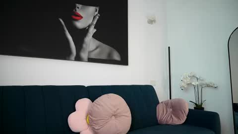 Snapshot of izy_bellee chatting on 08-05-26, 06:05 izy bellee online show from 08-05-26, 06:05