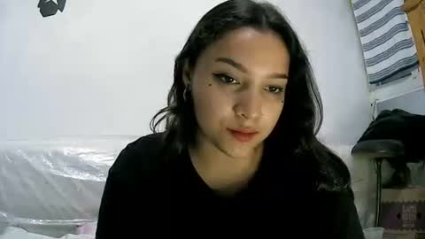 Snapshot of izzy_32 chatting on 02-07-26, 02:54 izzy_32 online show from 02-07-26, 02:54