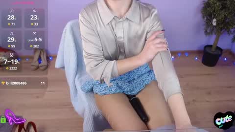 Queen of nylon  Victoria online show from 02-19-25, 05:38