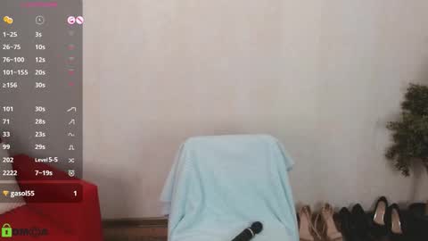 Queen of nylon  Victoria online show from 10-29-25, 05:42