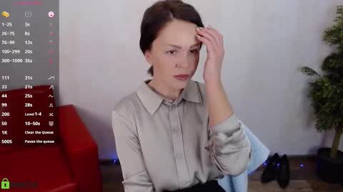 Queen of nylon  Victoria online show from 01-10-26, 05:09