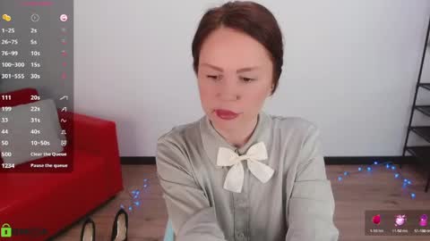 Snapshot of izzy_cam chatting on 04-27-26, 06:00 Queen of nylon Victoria online show from 04-27-26, 06:00