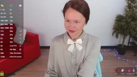 Snapshot of izzy_cam chatting on 06-03-26, 05:21 Queen of nylon Victoria online show from 06-03-26, 05:21
