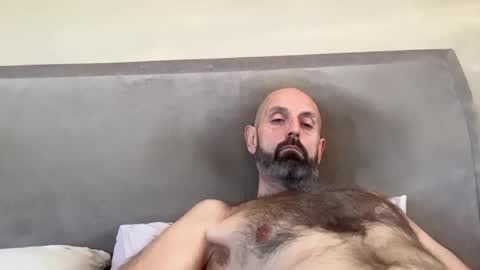 izzysboytoy1 online show from 03-18-26, 08:06