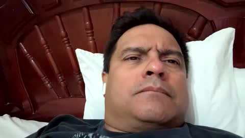 j0shua70 online show from 11-01-25, 05:09