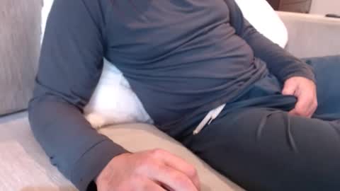 Snapshot of j335129 chatting on 11-30-25, 01:48 James online show from 11-30-25, 01:48