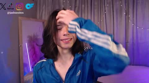 Hey im Jaxxxon check my info     online show from 04-09-26, 12:10