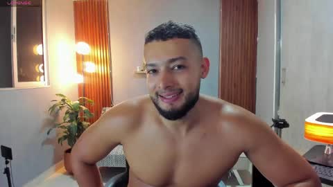 Calix  Independient model Insta and twt Calixsnake online show from 05-05-26, 11:57