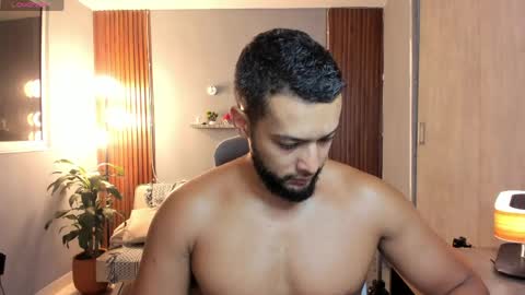 Calix  Independient model Insta and twt Calixsnake online show from 05-18-26, 11:32