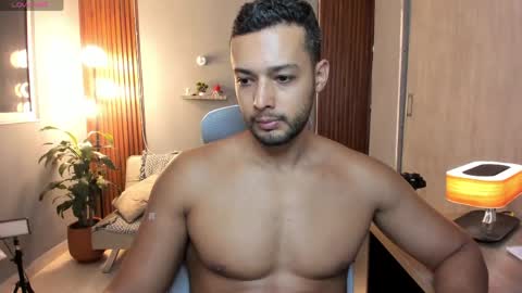 Calix  Independient model Insta and twt Calixsnake online show from 06-03-26, 07:19