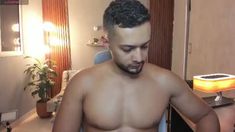 Calix  Independient model Insta and twt Calixsnake online show from 06-14-26, 09:50