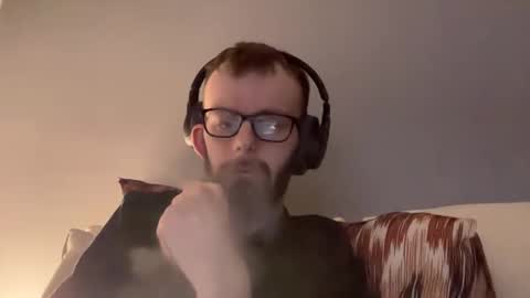Snapshot of j_ddog chatting on 06-08-26, 10:32 JDogg online show from 06-08-26, 10:32