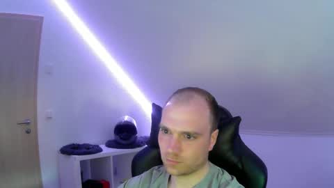 here4y online show from 04-21-26, 05:50