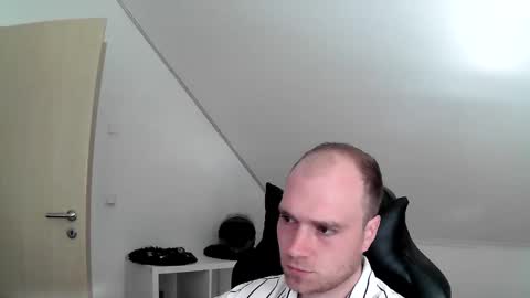 here4y online show from 05-24-26, 06:18