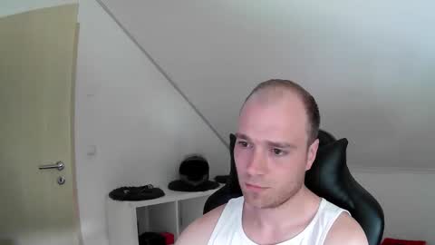 here4y online show from 05-31-26, 08:54