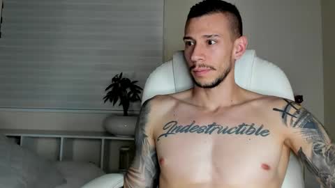 Snapshot of j_king__ chatting on 06-05-26, 11:05 J King online show from 06-05-26, 11:05