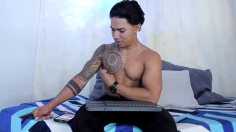 Snapshot of j_musiry chatting on 12-28-24, 03:26 i am juan musiry independent model online show from 12-28-24, 03:26