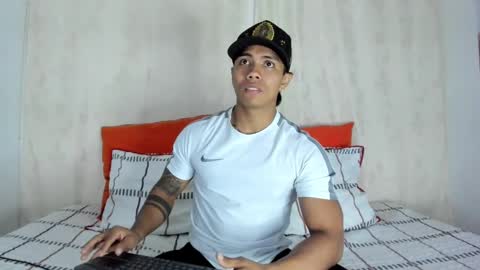 Snapshot of j_musiry chatting on 01-28-25, 05:11 i am juan musiry independent model online show from 01-28-25, 05:11