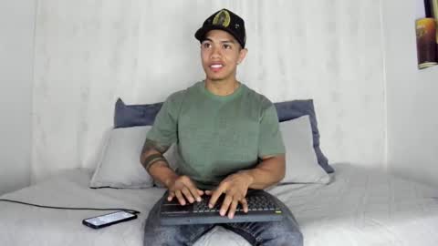 Snapshot of j_musiry chatting on 02-08-25, 10:07 i am juan musiry independent model online show from 02-08-25, 10:07