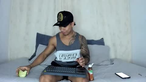 Snapshot of j_musiry chatting on 02-12-25, 06:40 i am juan musiry independent model online show from 02-12-25, 06:40