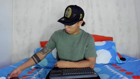 Snapshot of j_musiry chatting on 02-28-25, 04:43 i am juan musiry independent model online show from 02-28-25, 04:43