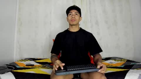 Snapshot of j_musiry chatting on 03-07-25, 06:13 i am juan musiry independent model online show from 03-07-25, 06:13