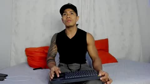 Snapshot of j_musiry chatting on 03-09-25, 05:44 i am juan musiry independent model online show from 03-09-25, 05:44