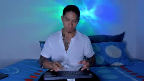 Snapshot of j_musiry chatting on 11-16-25, 05:24 i am juan musiry independent model online show from 11-16-25, 05:24